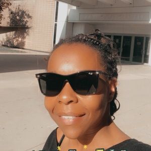 Meet your Posher, Lesley